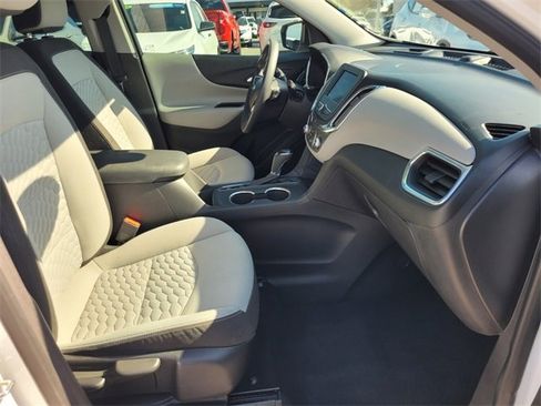 Used 2021 Chevrolet Equinox LS image 15