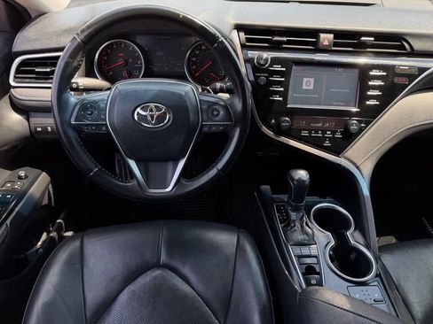 Used 2018 Toyota Camry XSE FWD image 11
