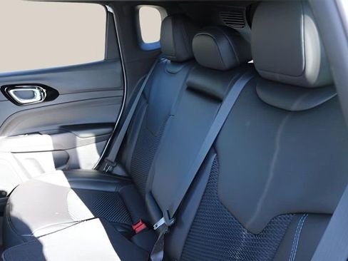 New 2026 Jeep Compass Latitude image 15