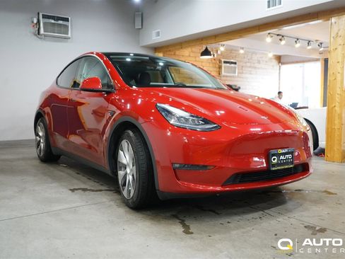Used 2021 Tesla Model Y Long Range image 3