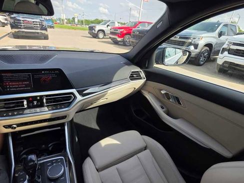 Used 2020 BMW 330i Sedan w/ Premium Package image 18
