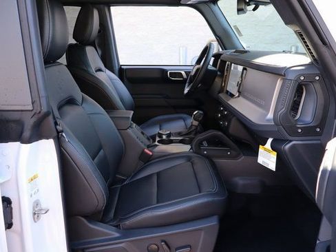 New 2025 Ford Bronco Outer Banks w/ Sasquatch Package image 34