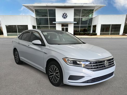 Used 2019 Volkswagen Jetta SEL image 1