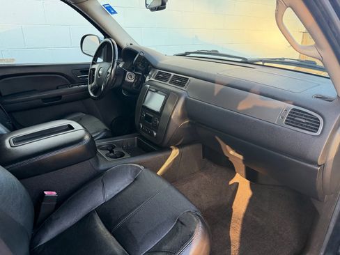 Used 2007 Chevrolet Avalanche LT w/ LT Preferred Equipment Group image 16