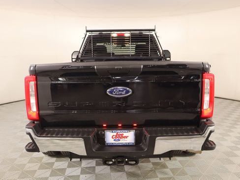 Used 2025 Ford F350 XLT w/ FX4 Off-Road Package image 18
