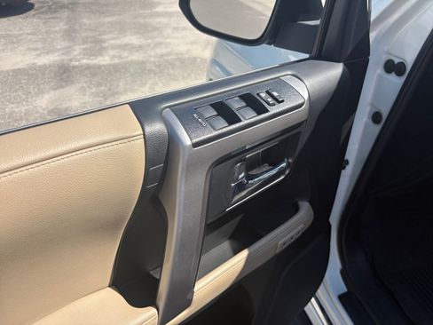 Used 2022 Toyota 4Runner Limited AWD/4WD image 35