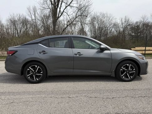 Used 2025 Nissan Sentra SV FWD image 32