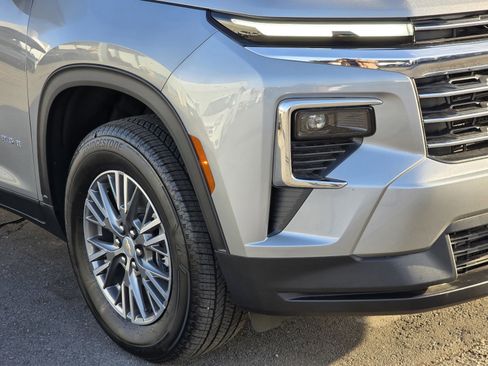 New 2025 Chevrolet Traverse LT w/ Driver Confidence Package image 9