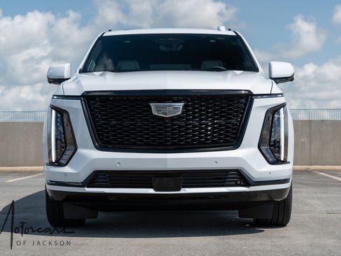 Used 2026 Cadillac Escalade Platinum Sport w/ LPO, ONYX Package AWD/4WD image 6