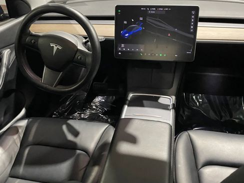 Used 2021 Tesla Model Y Long Range image 5