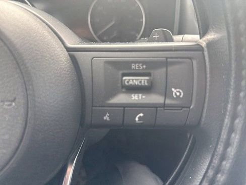 Used 2023 Nissan Rogue S AWD/4WD image 8