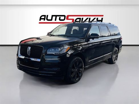 Used 2023 Lincoln Navigator L Reserve image 3