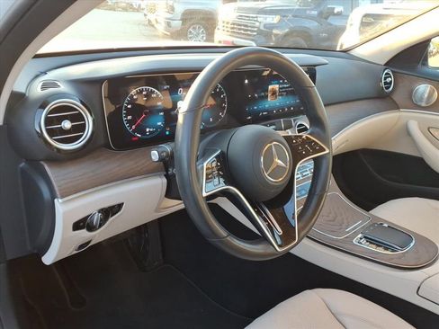 Used 2023 Mercedes-Benz E 350 4MATIC Sedan image 18