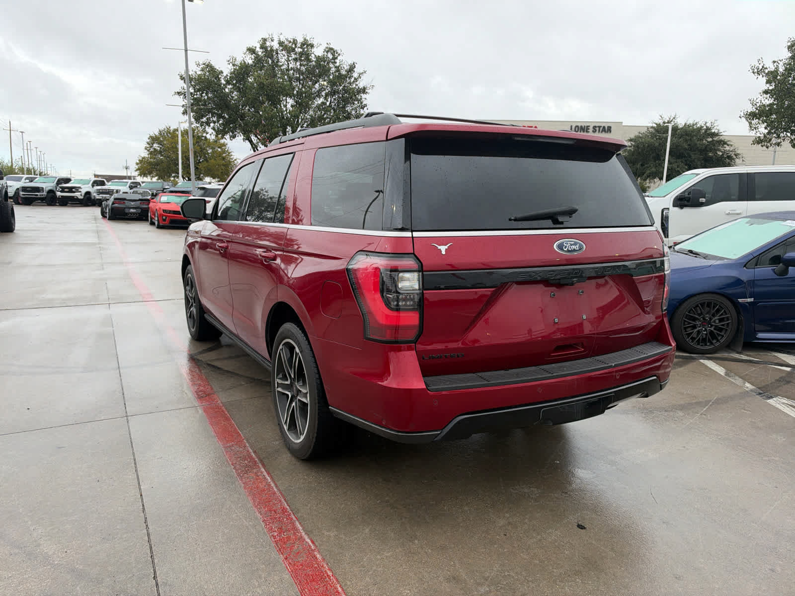 Used 2019 Ford Expedition Limited w/ Equipment Group 303A AWD/4WD image 2