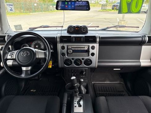 Used 2007 Toyota FJ Cruiser 4WD image 11