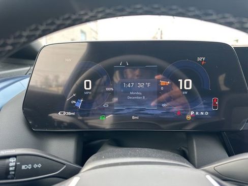 New 2026 Chevrolet Equinox EV LT image 17