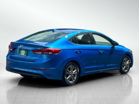 Used 2017 Hyundai Elantra SE FWD image 4