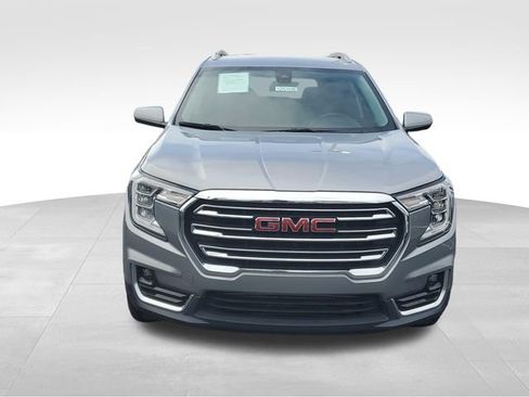 Used 2024 GMC Terrain SLT FWD image 2