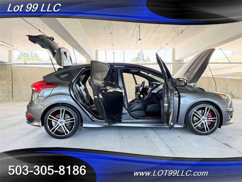 Used 2017 Ford Focus ST w/ Equipment Group 401A FWD image 22