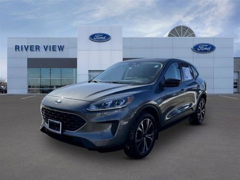 Used 2022 Ford Escape SE w/ SE Sport Appearance Package image 3