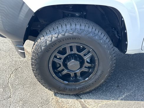 Used 2023 Toyota Tacoma SR RWD image 13