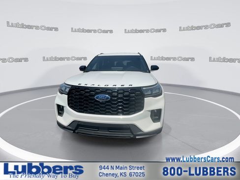 Used 2025 Ford Explorer ST-Line w/ Premium Package RWD image 3