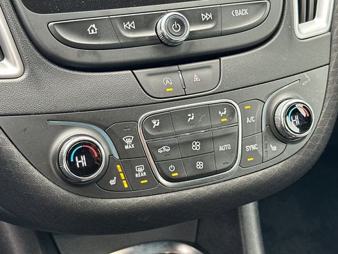 Used 2023 Chevrolet Malibu LT image 19