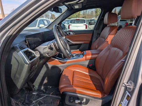 Used 2025 BMW X5 xDrive50e image 18