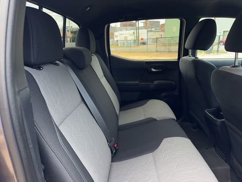 Used 2022 Toyota Tacoma 4x4 Double Cab image 46