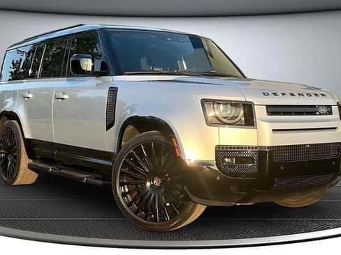 Used 2023 Land Rover Defender 130 X-Dynamic SE AWD/4WD image 3
