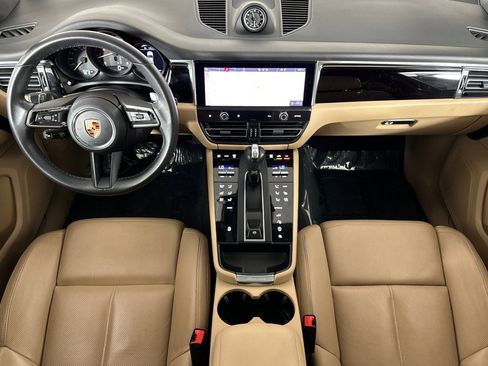 Used 2023 Porsche Macan image 12