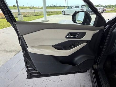 Used 2024 Nissan Rogue SV AWD/4WD image 11