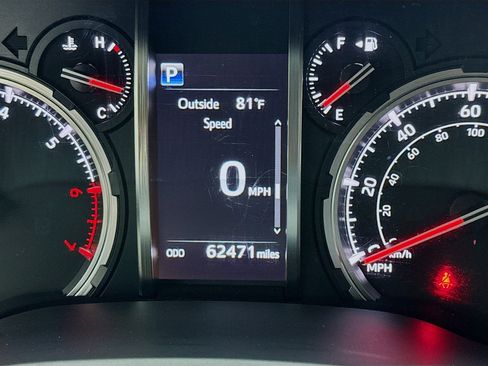 Used 2021 Toyota 4Runner Venture w/ Moonroof Package image 8