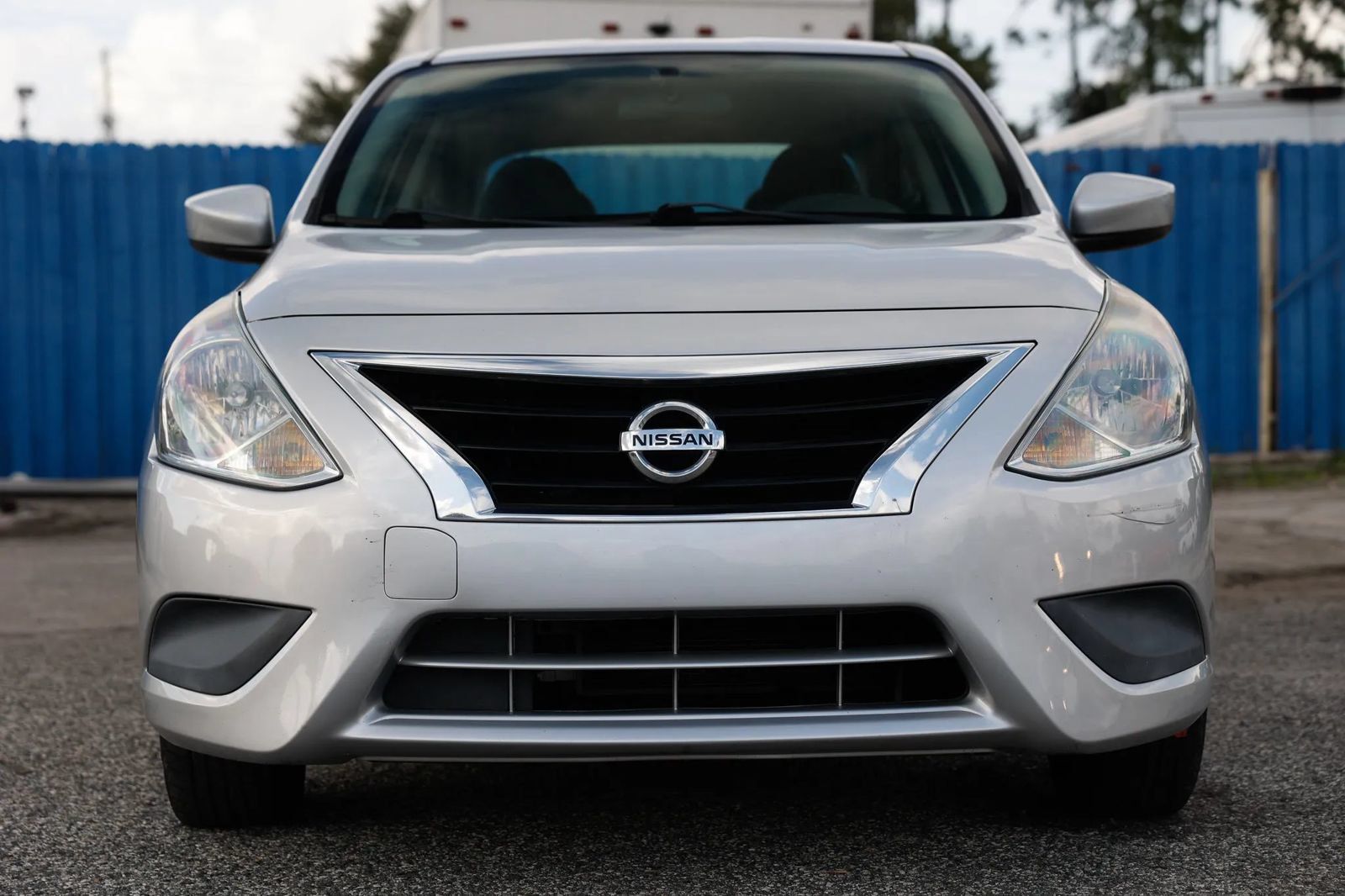 Used 2018 Nissan Versa SV FWD image 10