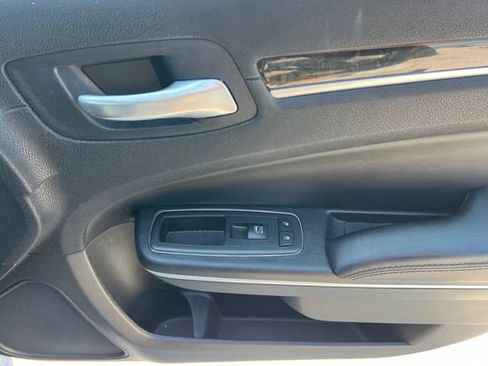 Used 2012 Chrysler 300 C w/ 19-Premium Speaker Group RWD image 32