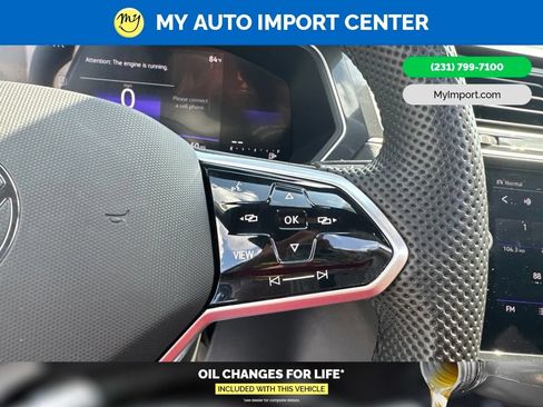 Used 2024 Volkswagen Tiguan SE R-Line AWD/4WD image 18