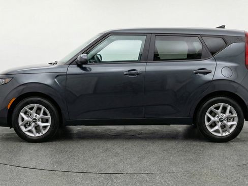 Used 2025 Kia Soul LX w/ LX Technology Package image 5