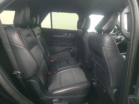 Used 2025 Ford Explorer ST-Line w/ Premium Package AWD/4WD image 6