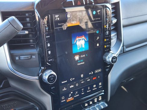 Used 2024 RAM 2500 Laramie w/ Towing Technology Group image 19