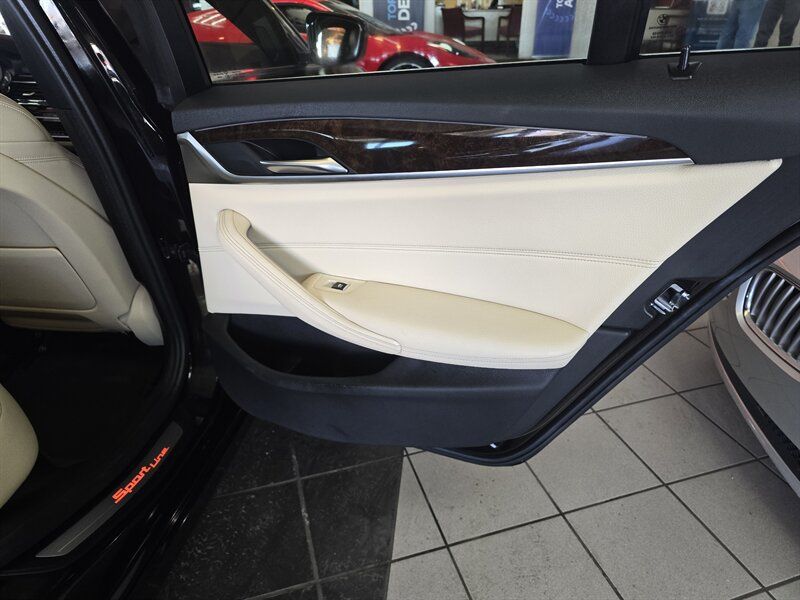 Used 2017 BMW 530i RWD image 16