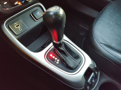 Used 2021 Jeep Compass Latitude FWD image 26