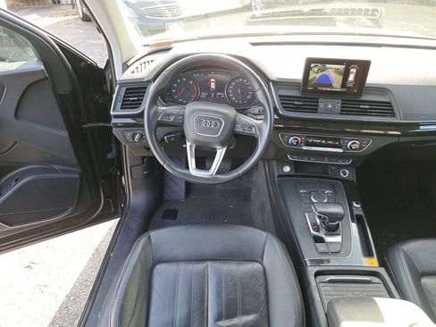 Used 2020 Audi Q5 2.0T Premium w/ Convenience Package image 6