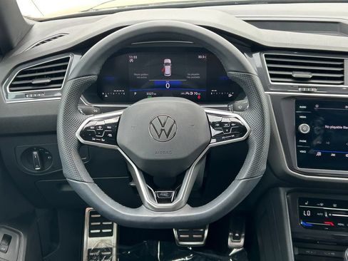 Used 2024 Volkswagen Tiguan SE R-Line FWD image 39