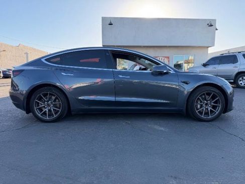 Used 2020 Tesla Model 3 Standard Range RWD image 2