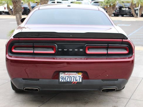 Used 2020 Dodge Challenger SXT image 8