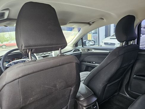 Used 2015 Ford Fusion SE FWD image 30