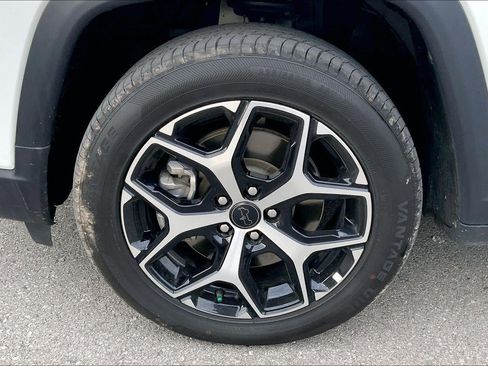 Used 2025 Jeep Compass Limited AWD/4WD image 9