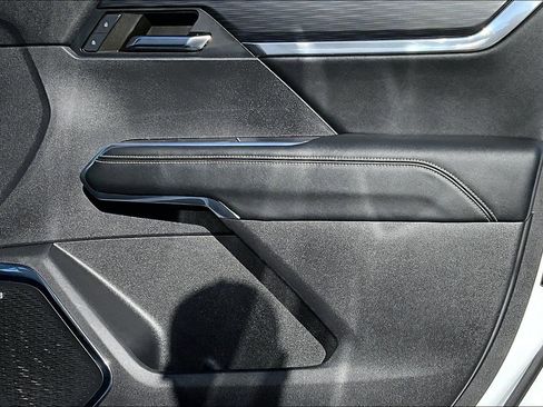 Used 2024 GMC Acadia Elevation w/ Black Edition image 18