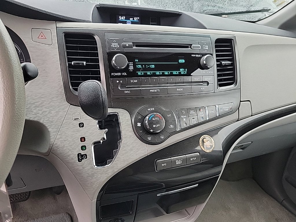 Used 2014 Toyota Sienna LE FWD image 8