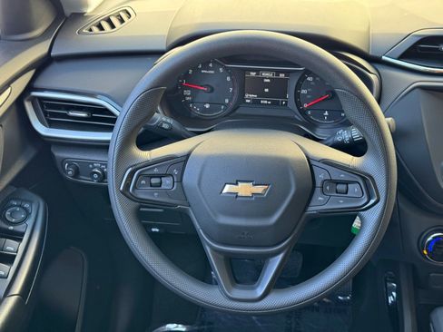 Used 2023 Chevrolet TrailBlazer LS FWD image 18
